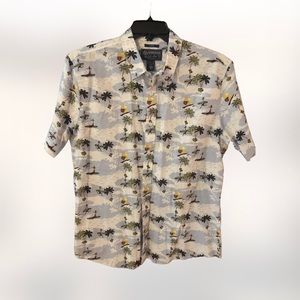 NWOT SANTA American Rag Hawaiian button down, Santa surfing motif, Large